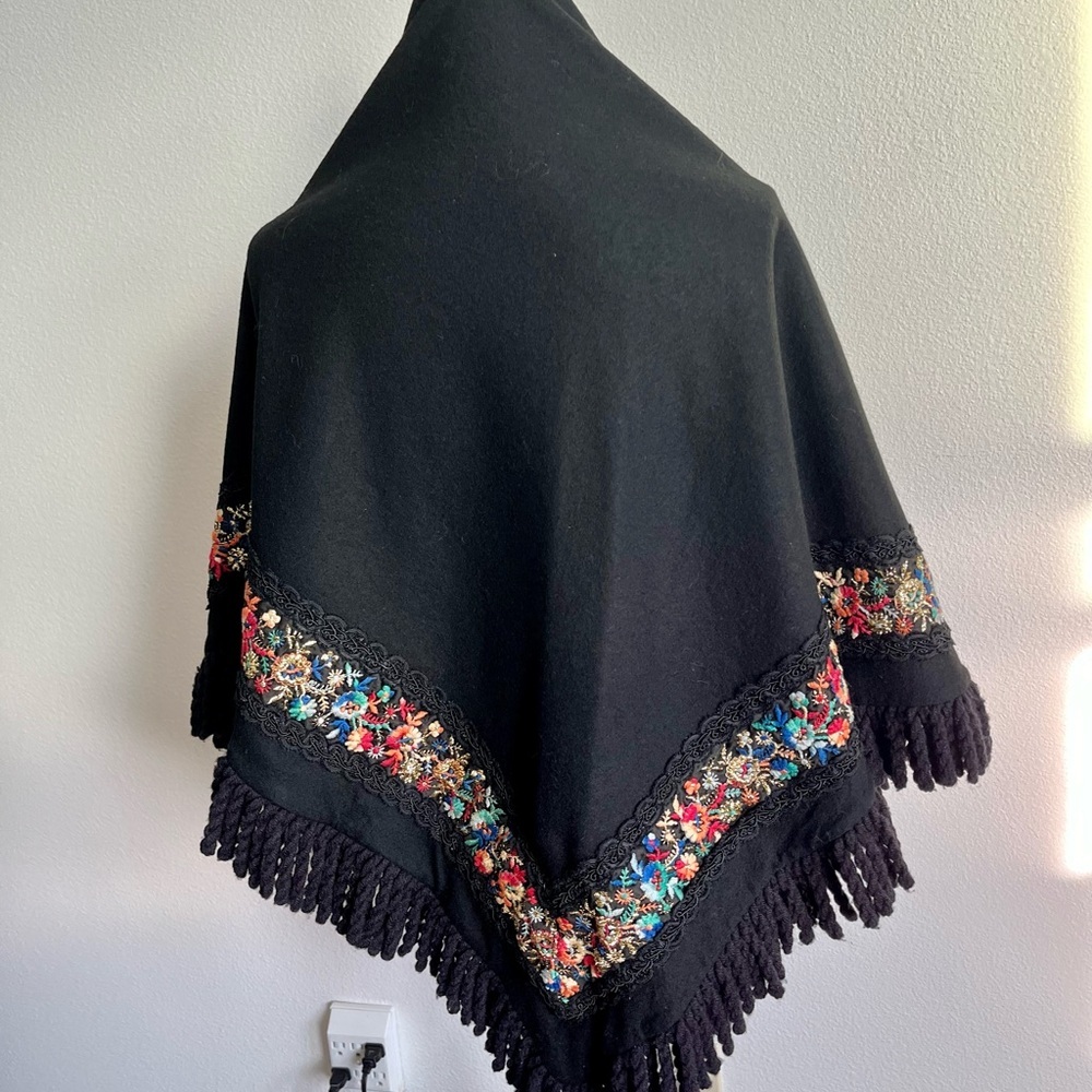 Vintage 1970 Emily Wetherby Shawl 35/70 Inches